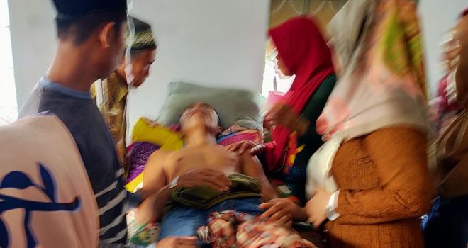 Korban selamat atas nama Mahmudi dilarikan ke puskesmas Pekan Gedang, Batang Asai.