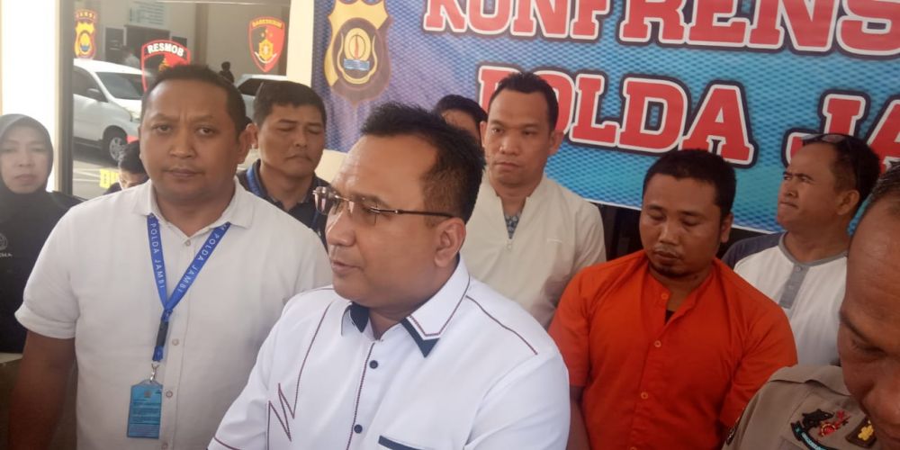 Polres Batanghari selama kurang lebih tiga bulan, Domiri Padri (32) yang merupakan anggota Serikat Mandiri Batanghari (SMB) berhasil dibekuk.