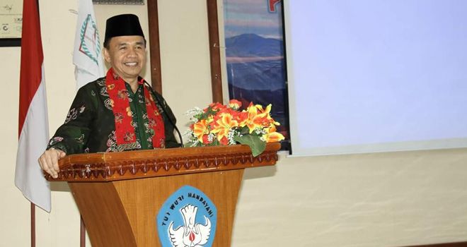 Bupati Kerinci, Adirozal.
