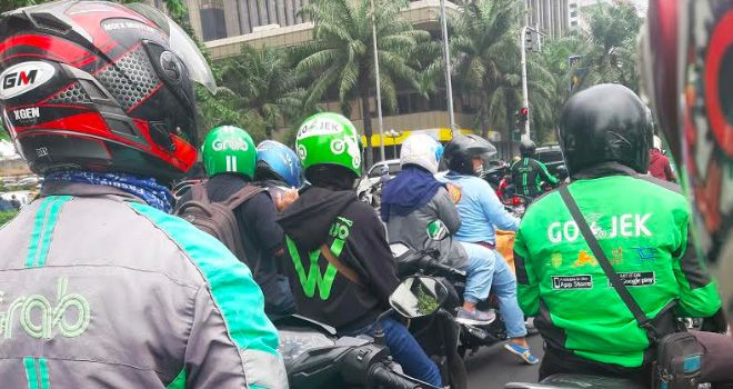 Ojek online. 
