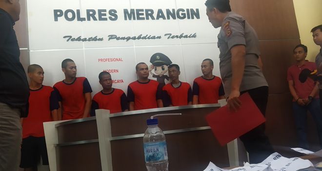 Kapolres Merangin, AKBP M Lutfi saat melakukan ekspose hasil tangkapan narkoba selama bulan November 2019 di Mapolres Merangin pada Kamis(28/11).
