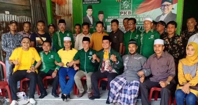 Ahmad Jahfar, SH dalam mengembalikan formulir pada Tim Desk Pilkada penjaringan bakal calon Kepala Daerah pada pengurus cabang Partai Kebangkitan Bangsa Kabupaten Tanjung Jabung Barat priode 2021-2024.