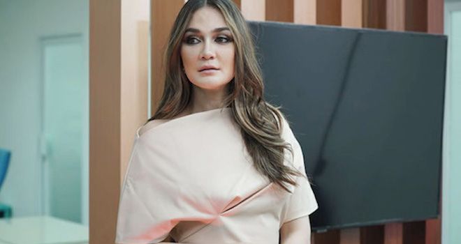 Luna Maya. 