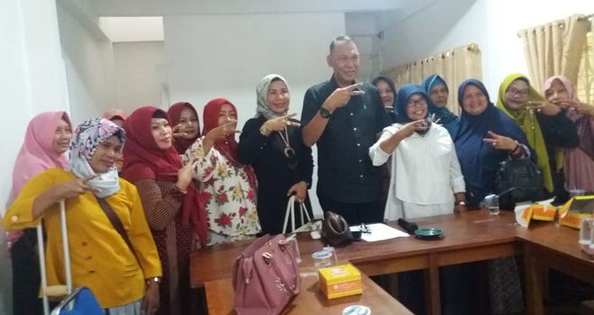 Para perempuan yang mengatasnamakan diri dari aliansi Sri Samudera Fasha.