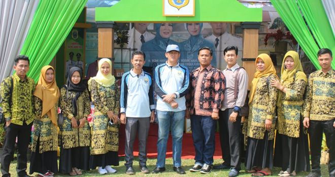 Foto berasama di stand BBGRM Tanjabtim di Lapangan Merdeka kota Sungaipenuh.