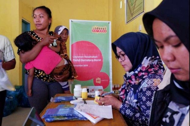 Indosat Ooredoo melalui program tanggung jawab sosial perusahaan (CSR) pilar community development mengoperasikan Mobil Klinik untuk memberikan layanan kesehatan gratis.