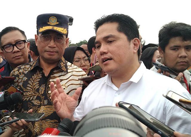 Menteri BUMN Erick Tohir mengisyaratkan akan mengubah total direksi Garuda jika ditemukan itikad tidak baik.