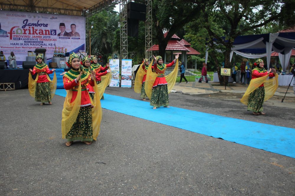 Murid SD Islam Al Falah 2 saat Persembahkan Tari Zapin Betandang.