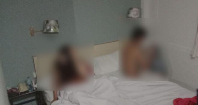 Saat diintrogasi, salah satu sepasang muda mudi yang berada di dalam kamar 308 Hotel camar mengaku, sedang berlibur, karena indentitas dalam Katru Tanda Punduduk (KTP) berinisial AB, beralamatkan salah satu kota di Provinsi Riau, saat di minta surat nikah dia berdalih tidak membawanya.