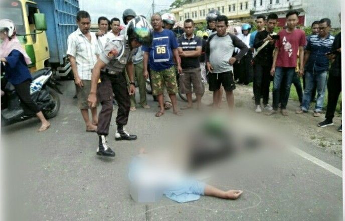 Lokasi kejadian laka lantas di jalan lintas sumatera, Tanjung Rambai Kelurahan Gunung Kembang, Sarolangun.