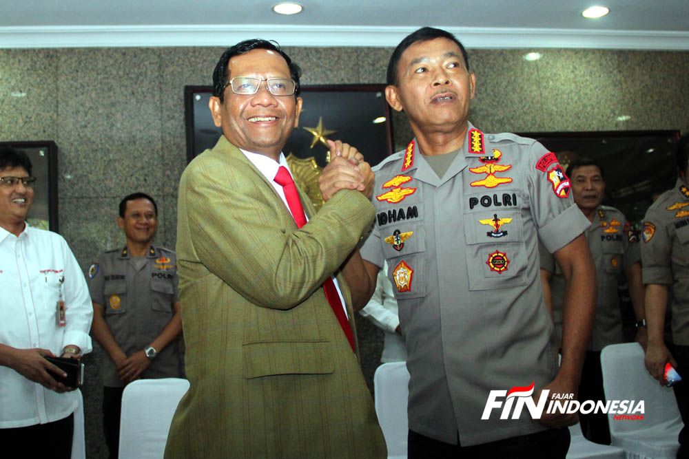 Menteri Koordinator bidang Politik, Hukum dan Keamanan (Menko Polhukam) RI, Mahfud MD menemui Kapolri Jendral Idham Azis di Gedung Rupatama Mabes Polri, Jakarta, Kamis (12/12/2019).