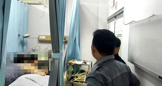 Tony warga keturunan Tionghua nekad mengakhiri hidupnya dengan cara bunuh diri, Jumat (13/12) sekitar pukul 20.30 WIB.