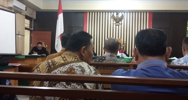 Hilalatil Badri yang juga Wakil Bupati Sarolangun, ngotot tidak mengakui menerima uang suap di persidangan.