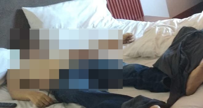 Sandi (44) yang ditemukan tewas dalam kamar hotel.