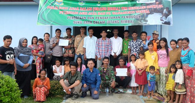PT LAJ Gandeng Disdukcapil Tebo Rekam Data e-KTP Warga Suku Anak Dalam.
