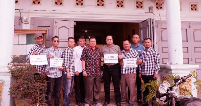 Tim yang diketuai oleh mantan anggota DPRD Bungo M. Hendri M Nur ini datang bersama Ahmad Fauzan, Halilintar, H Ibrahim, Faizal, Fahrori Bute dan beberapa orang lainnya.
