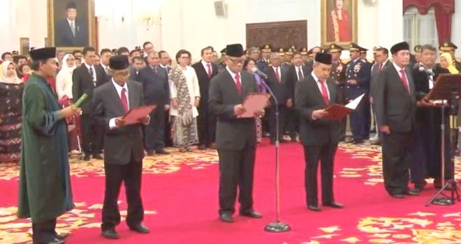 Dewan Pengawas KPK dilantik.