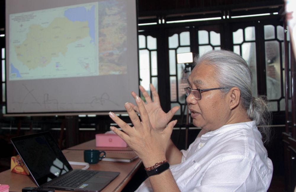 Direktur Komunitas Konservasi Indonesia Warsi, Rudi Syaf.