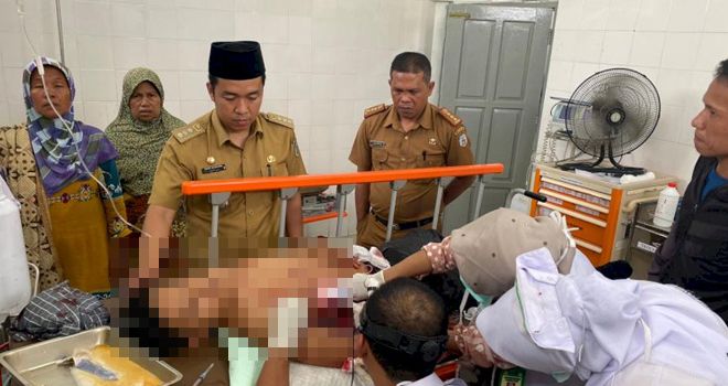 Kondisi Husnan, Korban Tikam OTK  dibawa Kerumah Sakit Umum Chatib Quzwain ,senin (23/12).