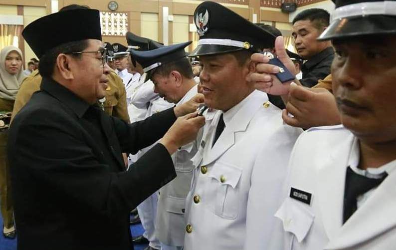 AJB saat melantik para kades se Kota Sungai Penuh.