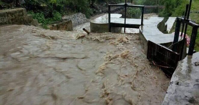 Intake sumber air baku PDAM Tirta Sakti, juga terkena dampak dari banjir.
