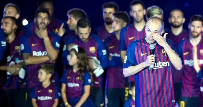 Jersey baru Barcelona hiasi laga perpisahan Andres Iniesta.
