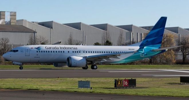 Pesawat Garuda Indonesia  Max8.