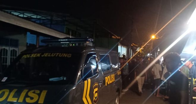 Warga Perumnas Kebun Handil Jelutung dihebohkan dengan penemuan mayat seorang pria di kamar mandi, Jum'at (3/1). 