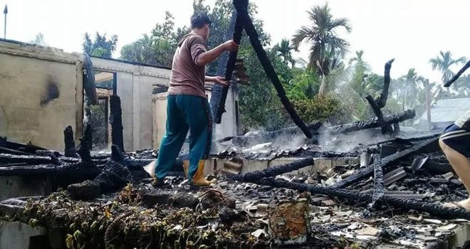 Dua rumah semi permanen di Pemayung, Batanghari ludes dilalap Sijago merah, Sabtu (4/1).
