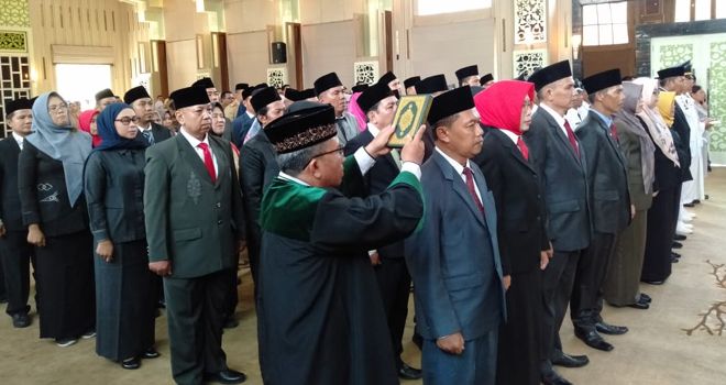 Pelantikan empat pejabat eselon II yang dilakukan Walikota Jambi Sy Fasha di griya mayang rumah dinas Walikota Jambi tersebut merupakan hasil lelang jabatan tinggi pratama 2019 lalu.