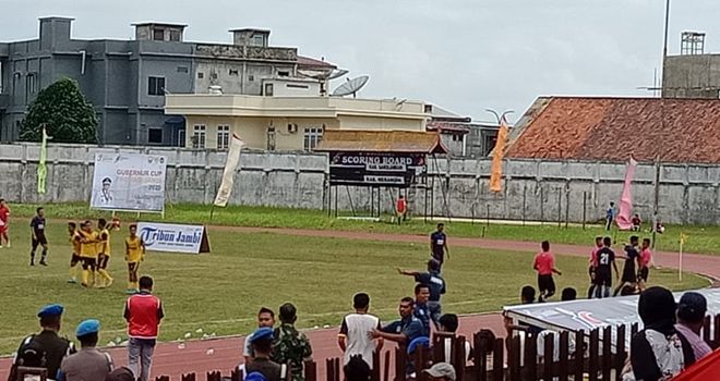 PS Merangin tampil menggila dalam pertandingan kontra PS Sarolangun Gubernur Cup Jambi 2020 di stadion Tri Lomba Juang KONI Jambi, sore ini (9/1).