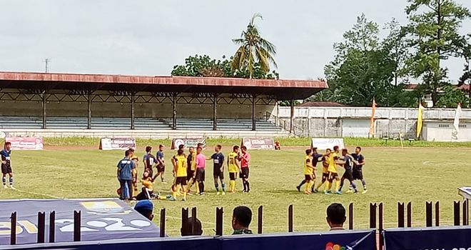 Pergelaran pertandingan Gubernur Cup Jambi 2020 di stadion Tri Lomba Juang KONI Jambi, kembali berlanjut sore ini (9/1).