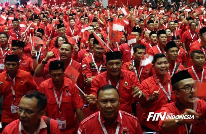 Presiden RI, Joko widodo didampingi Ketua Umum PDIP, Megawati Soekarnoputri dan Wakil presiden, Ma?ruf Amin membuka Rapat kerja nasional (Rakernas) I sekaligus HUT ke-47 PDIP di JIEXpo Kemayoran, Jakarta (10/1/2019).