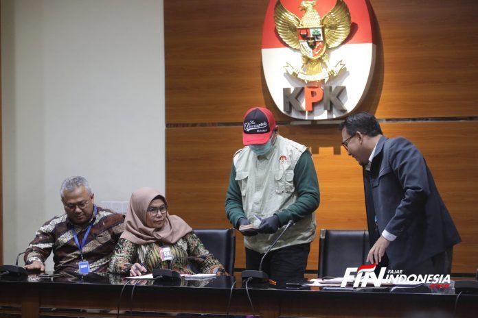 Tim Penyidik Komisi Pemberantasan Korupsi (KPK).