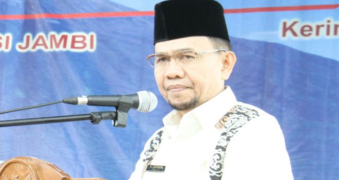 Bupati Kerinci, Adirozal.