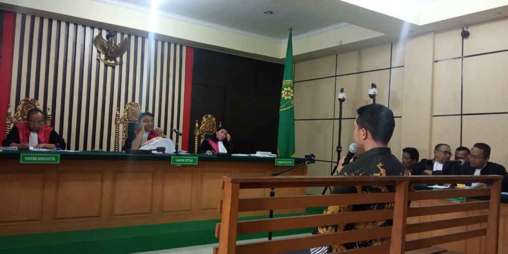 Mantan Gubernur Jambi Zumi Zola Dalam kesaksiannya di persidangan Suap uang ketok palu RAPBD Jambi 2017-2018 dengan terdakwa Efendi Hatta, Gusrizal dan Muhammadiyah Selasa (14/1).