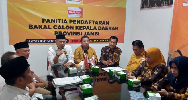 Kedatangan orang nomor satu di Kota Jambi ini langsung disambut oleh Ketua DPD Partai Hanura Provinsi Jambi, M. Yusuf beserta tim penjaringan kandidat.