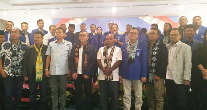 Ketua DPW PAN Provinsi Jambi, H Bakri , dalam temu kader dan konsolidasi partai di BW Luxury, Kamis (16/1).