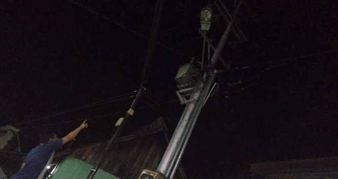 Terlihat LPJU yang ada di Tanjung Pauh tidak hidup.