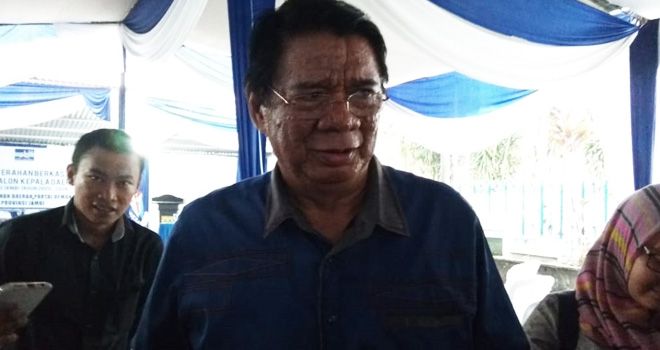 Ketua DPD Demokrat Provinsi Jambi, Burhanuddin Mahir menyampaikan keterangan persnya usai merampung penjaringan calon.