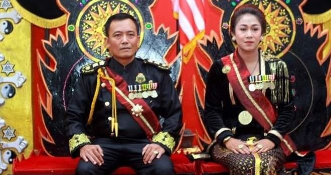 Raja-Ratu Keraton Agung Sejagat, Totok Santosa dan Fanny Aminadia.