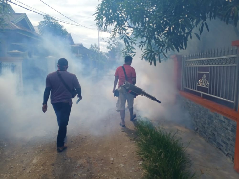 Atasi Keresahan Masyarakat, Dinkes Tanjabbar Fogging Nyamuk DBD.
