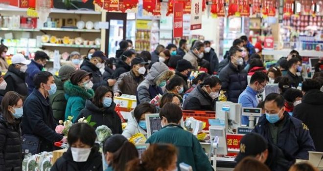 Cegah virus corona dengan menggunakan masker.