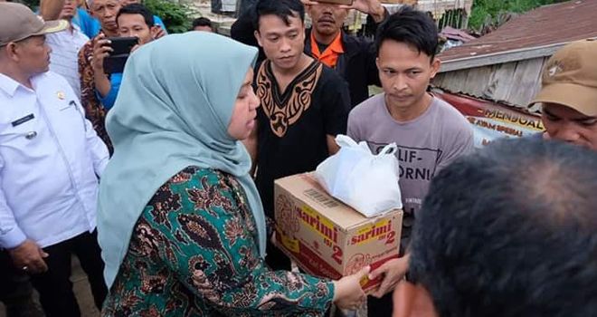 Bupati Muaro Jambi Hj.Masnah Busro SE.