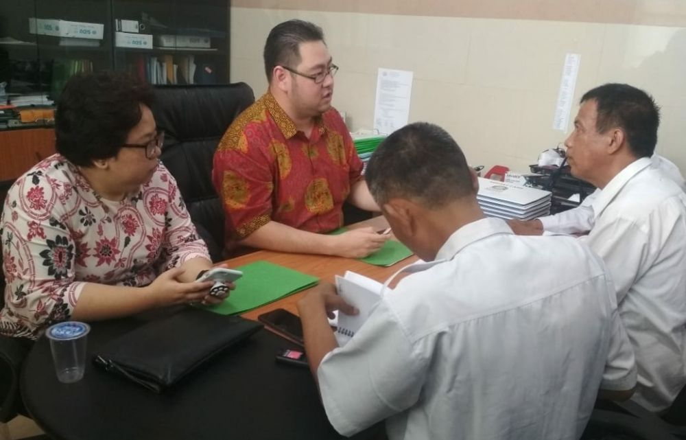 Timwas Disnakertrans (Putih) melakukan pemeriksaan dan pendataan kembali.