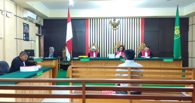 Mantan Lurah Tanjung, Kecamatan Kumpeh, Kabupaten Muaro Jambi, Aswar Muda didakwa bersalah karena melakukan korupsi senilai Rp 93,4 juta

