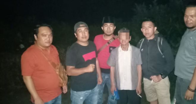 Sat Reskrim Polres Kerinci berhasil mengamankan Mawardi, kakek berusia 62 Tahun warga Desa Baru Lempur, Gunung Raya, Kabupaten Kerinci.