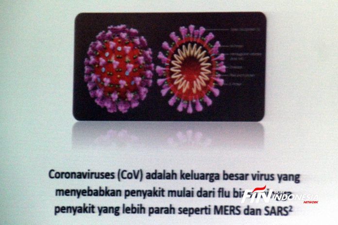 Ketua Umum Pengurus Pusat Perhimpunan Dokter Paru Indonesia (PP-PDPI), DR. Dr. Agus Dwi Susanto, Sp.P(K), FISR, FAPSR memberikan paparan terkait virus Corona saat edukasi media dengan tema Personal and Respiratory Hygiene untuk Cegah dan Putus Rantai Infeksi Virus Corona di Jakarta, Kamis (6/2/2020). 