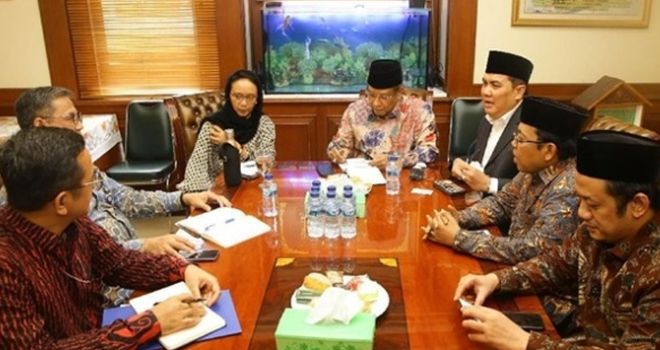Menlu Retno sambangi Kantor PBNU.

 

