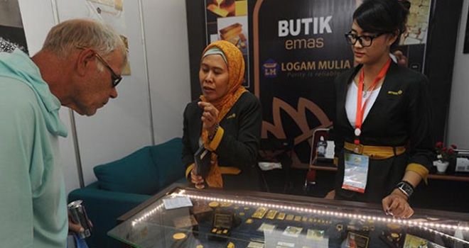 Emas Antam. 